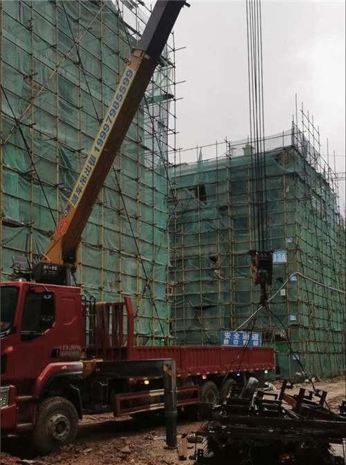 杜集区“慢工细活”—— 吊车的 “微动控制” 技术